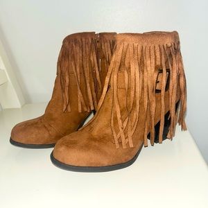 Brown ankle booties with fringes and buckle!